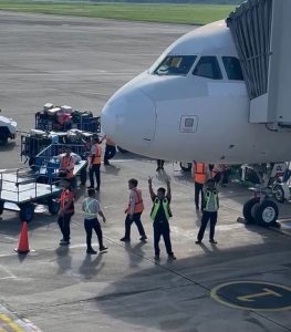 Masyarakat Wakatobi Antusias Sambut ASR-Hugua dan Pembukaan Kembali Penerbangan Kendari-Wakatobi